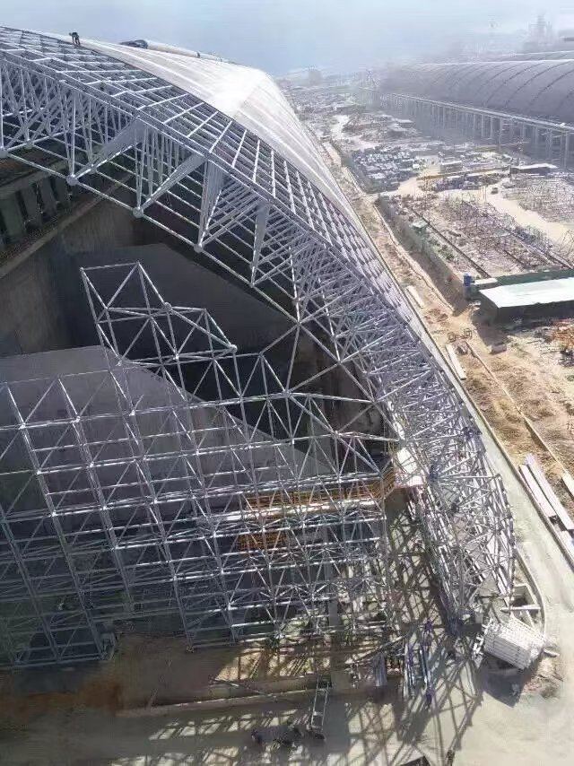 Construction of 123m Span Steel Space Frame 7